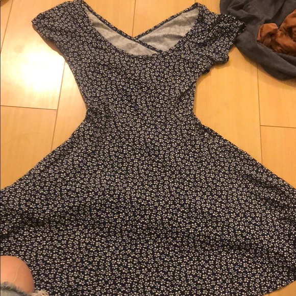 Brandy Melville Dresses & Skirts - Brandy Melville dress floral